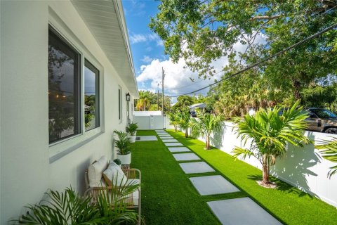 House in Sarasota, Florida 3 bedrooms, 114.83 sq.m. № 1795765 - photo 6