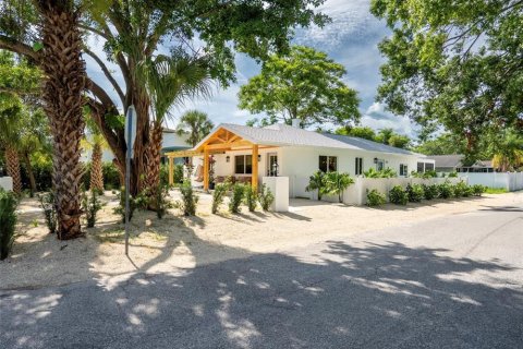 House in Sarasota, Florida 3 bedrooms, 114.83 sq.m. № 1795765 - photo 5