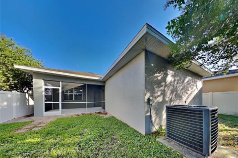 House in Wesley Chapel, Florida 4 bedrooms, 212.1 sq.m. № 1911906 - photo 18