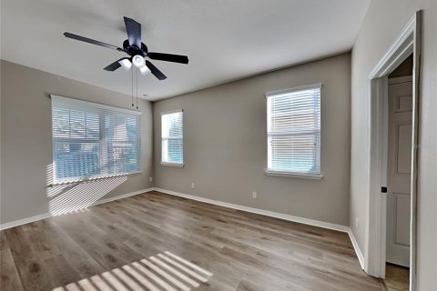 House in Wesley Chapel, Florida 4 bedrooms, 212.1 sq.m. № 1911906 - photo 5
