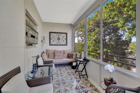Condo in Lauderdale Lakes, Florida, 2 bedrooms № 2080900 - photo 25