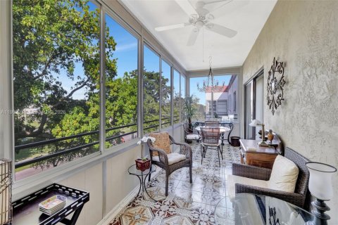 Condo in Lauderdale Lakes, Florida, 2 bedrooms № 2080900 - photo 7