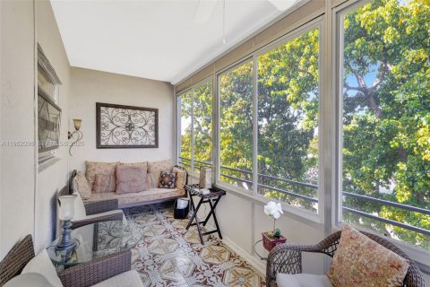 Condo in Lauderdale Lakes, Florida, 2 bedrooms № 2080900 - photo 6