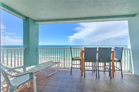 Condo in North Redington Beach, Florida, 2 bedrooms  № 1904896 - photo 3