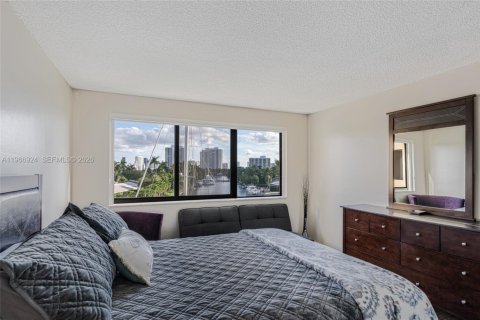 Copropriété à louer à Hallandale Beach, Floride: 1 chambre, 81.38 m2 № 2028390 - photo 17