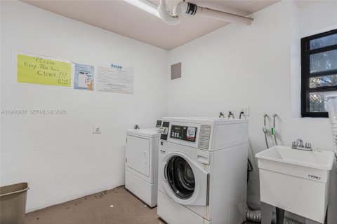 Copropriété à louer à Hallandale Beach, Floride: 1 chambre, 81.38 m2 № 2028390 - photo 23