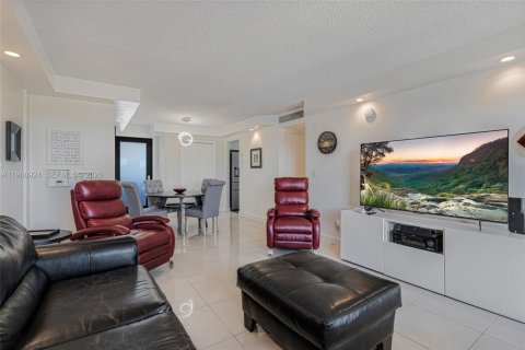 Copropriété à louer à Hallandale Beach, Floride: 1 chambre, 81.38 m2 № 2028390 - photo 12