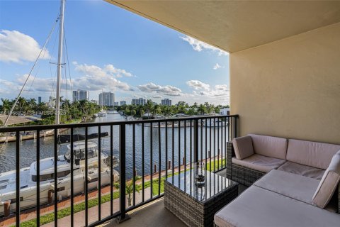 Copropriété à louer à Hallandale Beach, Floride: 1 chambre, 81.38 m2 № 2028390 - photo 19