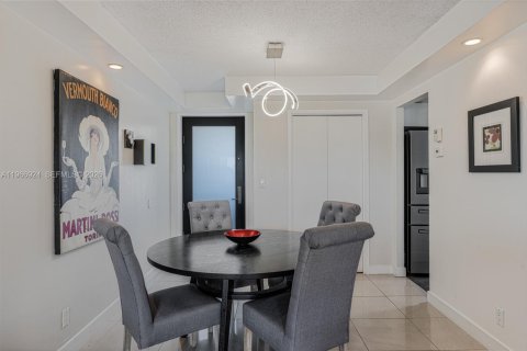 Copropriété à louer à Hallandale Beach, Floride: 1 chambre, 81.38 m2 № 2028390 - photo 9