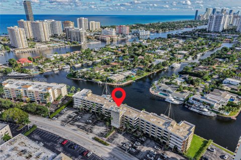 Copropriété à louer à Hallandale Beach, Floride: 1 chambre, 81.38 m2 № 2028390 - photo 24