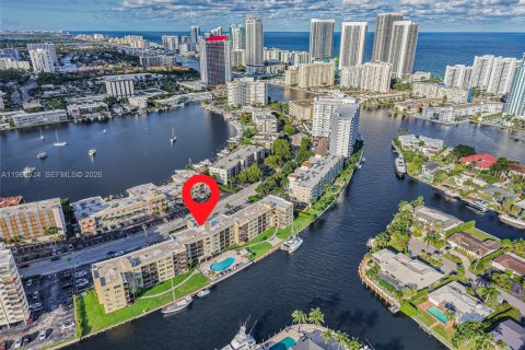 Copropriété à louer à Hallandale Beach, Floride: 1 chambre, 81.38 m2 № 2028390 - photo 26