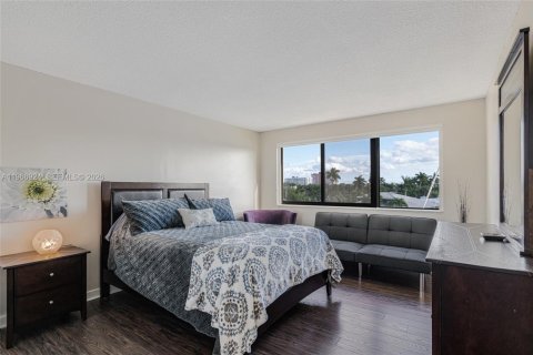 Copropriété à louer à Hallandale Beach, Floride: 1 chambre, 81.38 m2 № 2028390 - photo 16