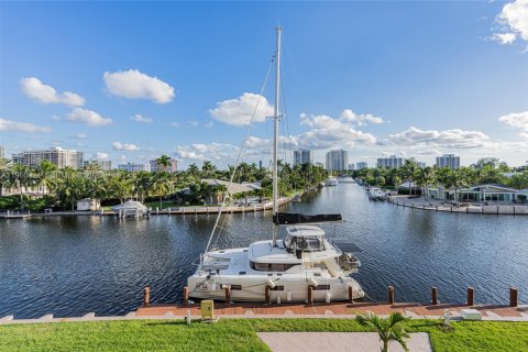 Copropriété à louer à Hallandale Beach, Floride: 1 chambre, 81.38 m2 № 2028390 - photo 21