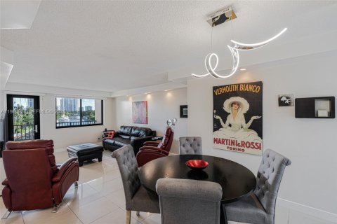 Copropriété à louer à Hallandale Beach, Floride: 1 chambre, 81.38 m2 № 2028390 - photo 8
