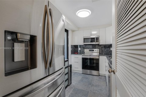 Copropriété à louer à Hallandale Beach, Floride: 1 chambre, 81.38 m2 № 2028390 - photo 14