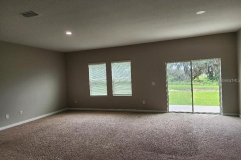 House in Zephyrhills, Florida 4 bedrooms, 253.81 sq.m. № 1815603 - photo 5