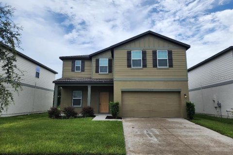 House in Zephyrhills, Florida 4 bedrooms, 253.81 sq.m. № 1815603 - photo 1