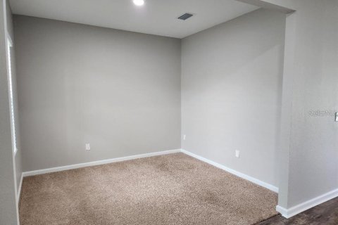 House in Zephyrhills, Florida 4 bedrooms, 253.81 sq.m. № 1815603 - photo 4