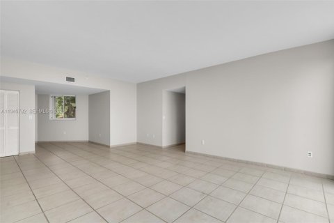 Купить кондоминиум в Ки-Бискейн, Флорида 3 спальни, 126.35м2, № 2003355 - фото 24