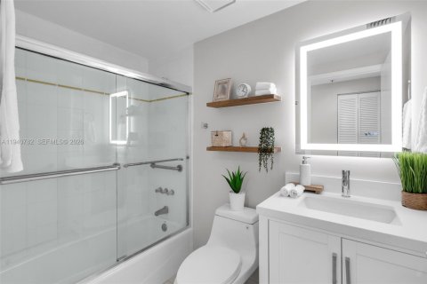 Купить кондоминиум в Ки-Бискейн, Флорида 3 спальни, 126.35м2, № 2003355 - фото 12