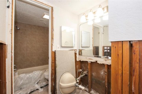 Condo in Largo, Florida, 2 bedrooms  № 1918657 - photo 9