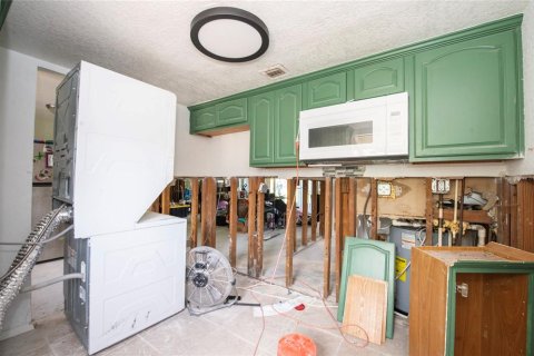Condo in Largo, Florida, 2 bedrooms  № 1918657 - photo 13