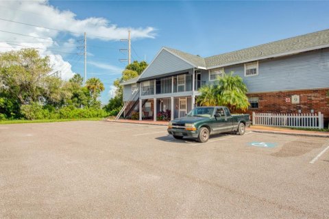 Condo in Largo, Florida, 2 bedrooms  № 1918657 - photo 1