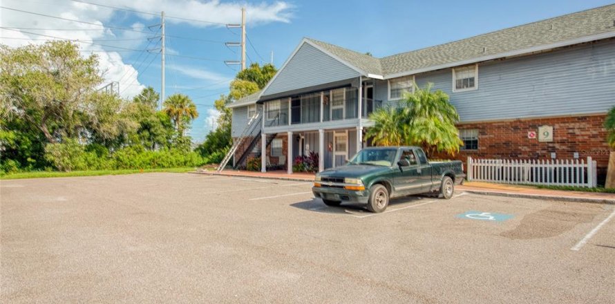Condo à Largo, Floride, 2 chambres № 1918657