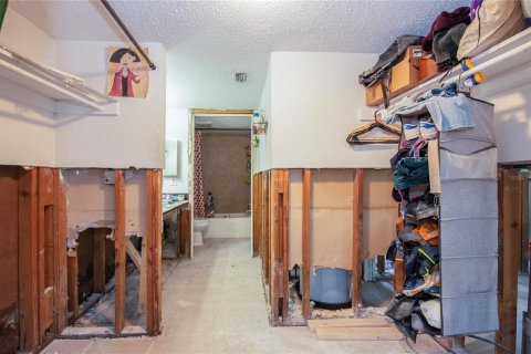Condo in Largo, Florida, 2 bedrooms  № 1918657 - photo 6