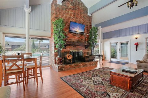 Condo in Largo, Florida, 2 bedrooms  № 1918657 - photo 16