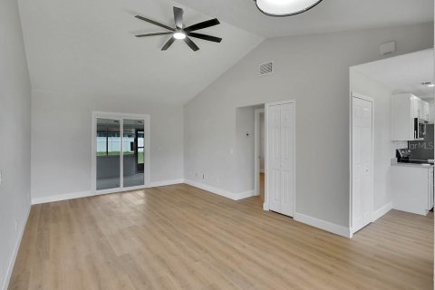 House in Deltona, Florida 3 bedrooms, 104.24 sq.m. № 1785314 - photo 7