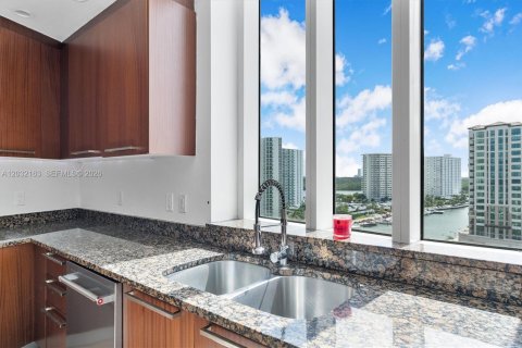 Copropriété à vendre à Sunny Isles Beach, Floride: 3 chambres, 216.18 m2 № 2181523 - photo 23