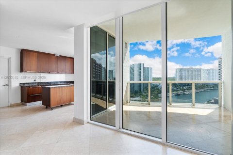 Copropriété à vendre à Sunny Isles Beach, Floride: 3 chambres, 216.18 m2 № 2181523 - photo 15
