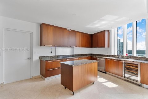 Copropriété à vendre à Sunny Isles Beach, Floride: 3 chambres, 216.18 m2 № 2181523 - photo 20