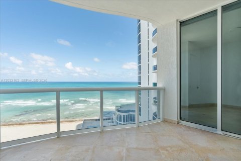Copropriété à vendre à Sunny Isles Beach, Floride: 3 chambres, 216.18 m2 № 2181523 - photo 9