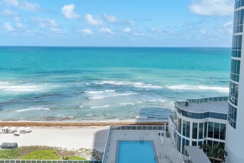 Copropriété à vendre à Sunny Isles Beach, Floride: 3 chambres, 216.18 m2 № 2181523 - photo 10