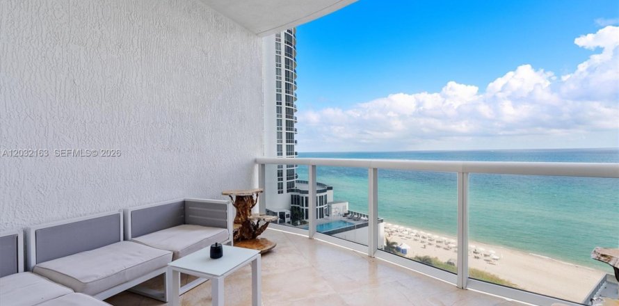 Condo à Sunny Isles Beach, Floride, 3 chambres  № 2181523
