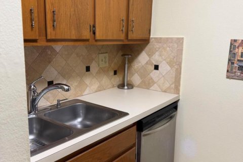 Condo in Coral Springs, Florida, 1 bedroom  № 2176762 - photo 16
