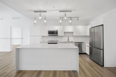 Copropriété à louer à Hallandale Beach, Floride: 2 chambres, 117.43 m2 № 1969645 - photo 12