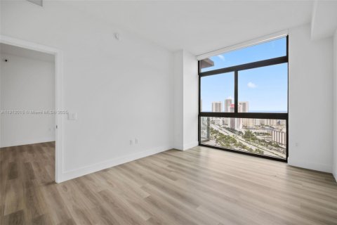 Copropriété à louer à Hallandale Beach, Floride: 2 chambres, 117.43 m2 № 1969645 - photo 17