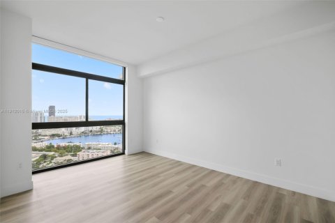 Copropriété à louer à Hallandale Beach, Floride: 2 chambres, 117.43 m2 № 1969645 - photo 15