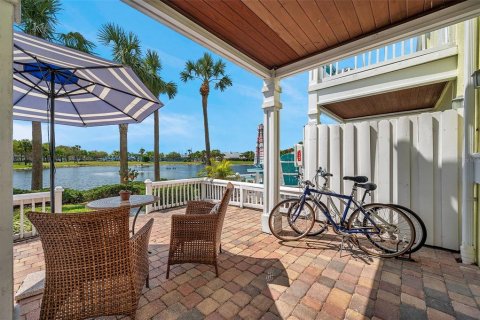 Townhouse in Saint Petersburg, Florida 2 bedrooms, 94.95 sq.m. № 1576686 - photo 23
