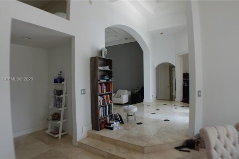 House in Weston, Florida 4 bedrooms, 393.26 sq.m. № 2036267 - photo 19