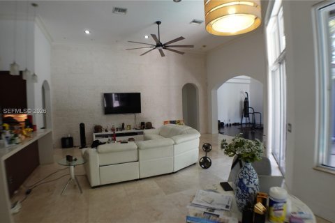 House in Weston, Florida 4 bedrooms, 393.26 sq.m. № 2036267 - photo 9