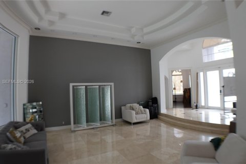 House in Weston, Florida 4 bedrooms, 393.26 sq.m. № 2036267 - photo 4