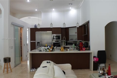 House in Weston, Florida 4 bedrooms, 393.26 sq.m. № 2036267 - photo 15