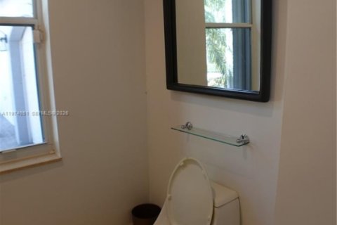 House in Weston, Florida 4 bedrooms, 393.26 sq.m. № 2036267 - photo 23