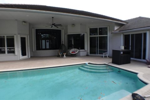 House in Weston, Florida 4 bedrooms, 393.26 sq.m. № 2036267
