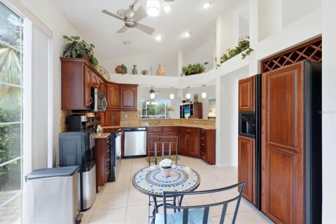 Villa ou maison à vendre à University Park, Floride: 2 chambres, 148.36 m2 № 2093305 - photo 9