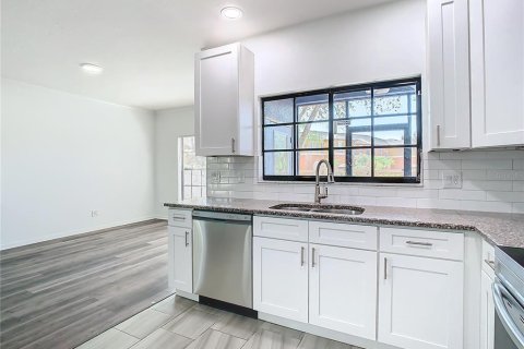 Touwnhouse à louer à Wesley Chapel, Floride: 3 chambres, 15.79 m2 № 2104905 - photo 4
